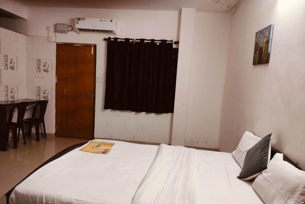 Hotel Explorer Калангут Экстерьер фото