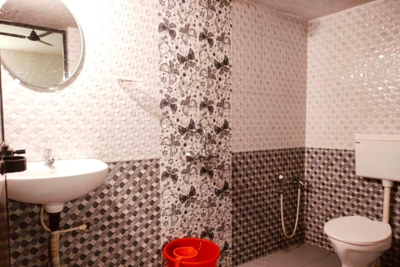 Hotel Explorer Калангут Экстерьер фото