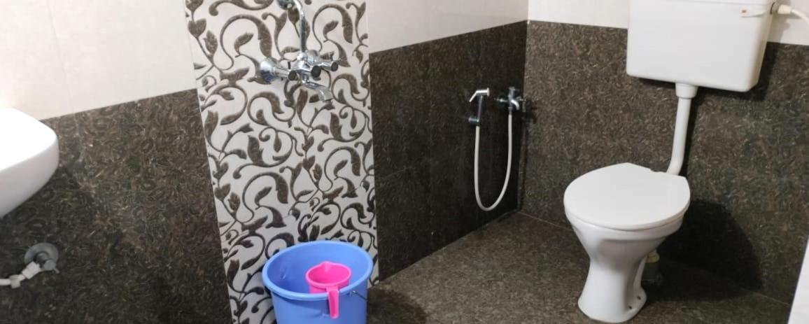 Hotel Explorer Калангут Экстерьер фото